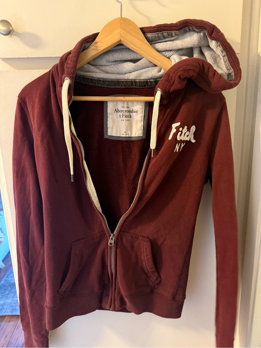 Vintage 2006 Y2K Abercrombie & Fitch Zip-Up Hoodie with White Drawstrings